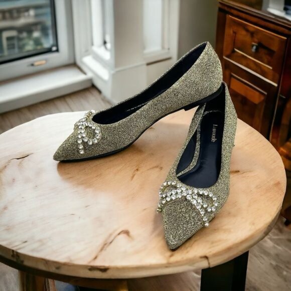 Larroude Lee Crystal-Embellished Lurex Pointed Flats in Gold Size 6 - Picture 2 of 14